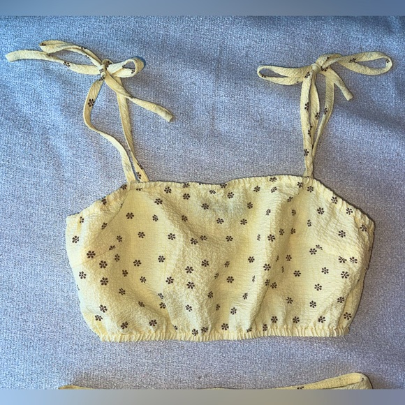 Yellow Mini Skirt and Crop Top Set | Women’s Size XS - Picture 4 of 10